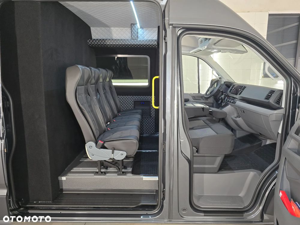 Volkswagen CRAFTER 4 MOTION AUTOMAT-8 Bie Długi 7-OSOBOWY BOGATA OPCJA WYPOSAŻENIA NAVI KAMERA COFANIA FUL LED LAKIER METALIZOWANY SALON PL STAN NOWY - 2