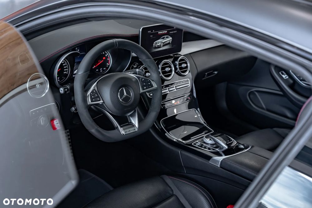 Mercedes-Benz Klasa C AMG 43 4Matic 9G-TRONIC - 27