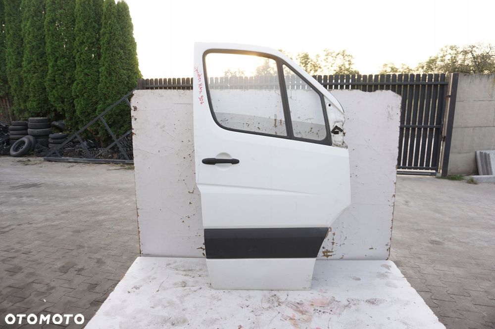 DRZWI PRAWY PRZÓD MERCEDES SPRINTER W906 - 1