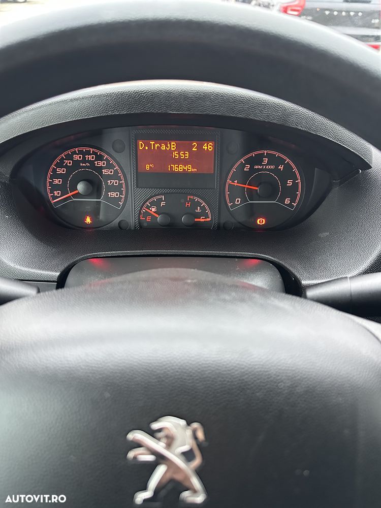 Peugeot Boxer 330 Fourgon L1H1 - 12