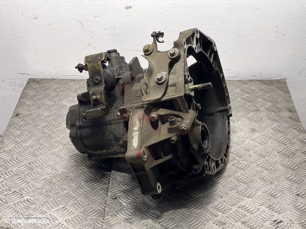 Caixa de velocidades manual FIAT PUNTO (176_) 55 1.1 REF. C514513 MOTOR 176A6000 - 2