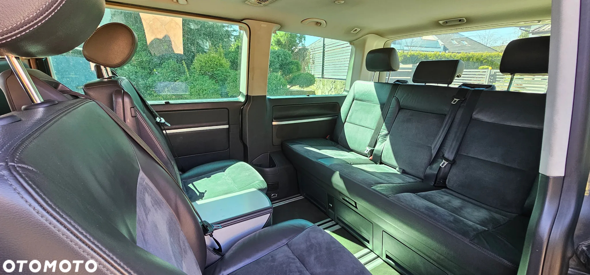 Volkswagen Multivan - 24