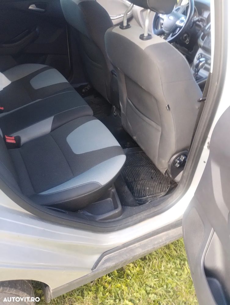Ford Focus 2.0 TDCI DPF Powershift Titanium - 9
