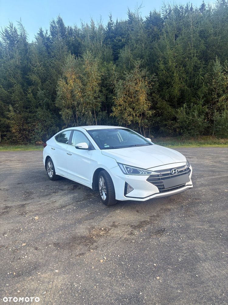 Hyundai Elantra 1.6 Comfort - 3