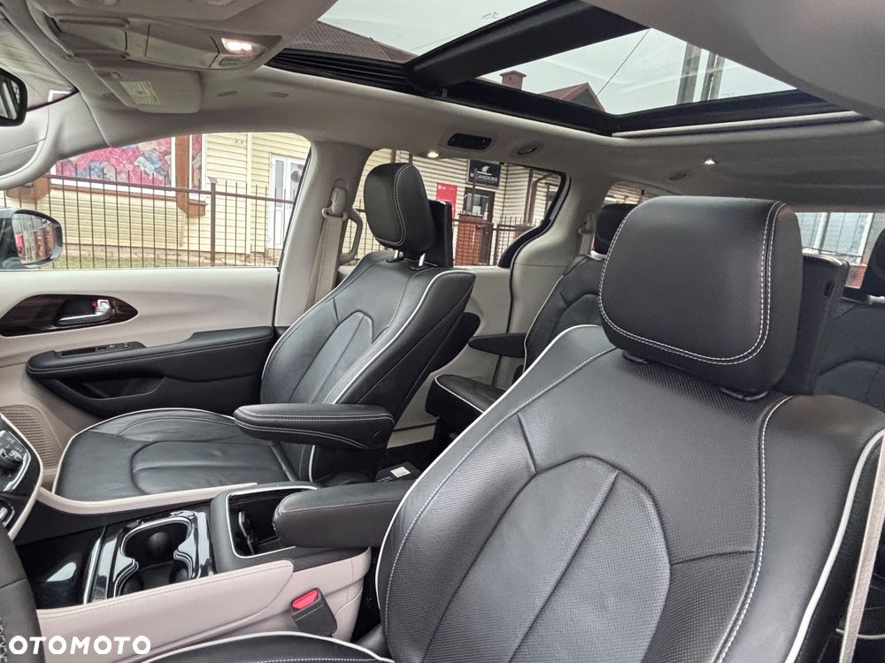 Chrysler Pacifica - 14