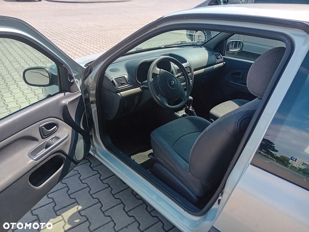 Renault Clio 1.2 16V Pack Authentique - 6