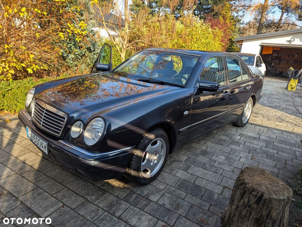 Mercedes-Benz Klasa E 250 TD Avantgarde - 1