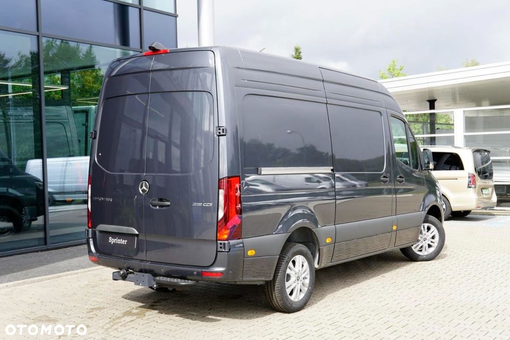 Mercedes-Benz Sprinter - 7