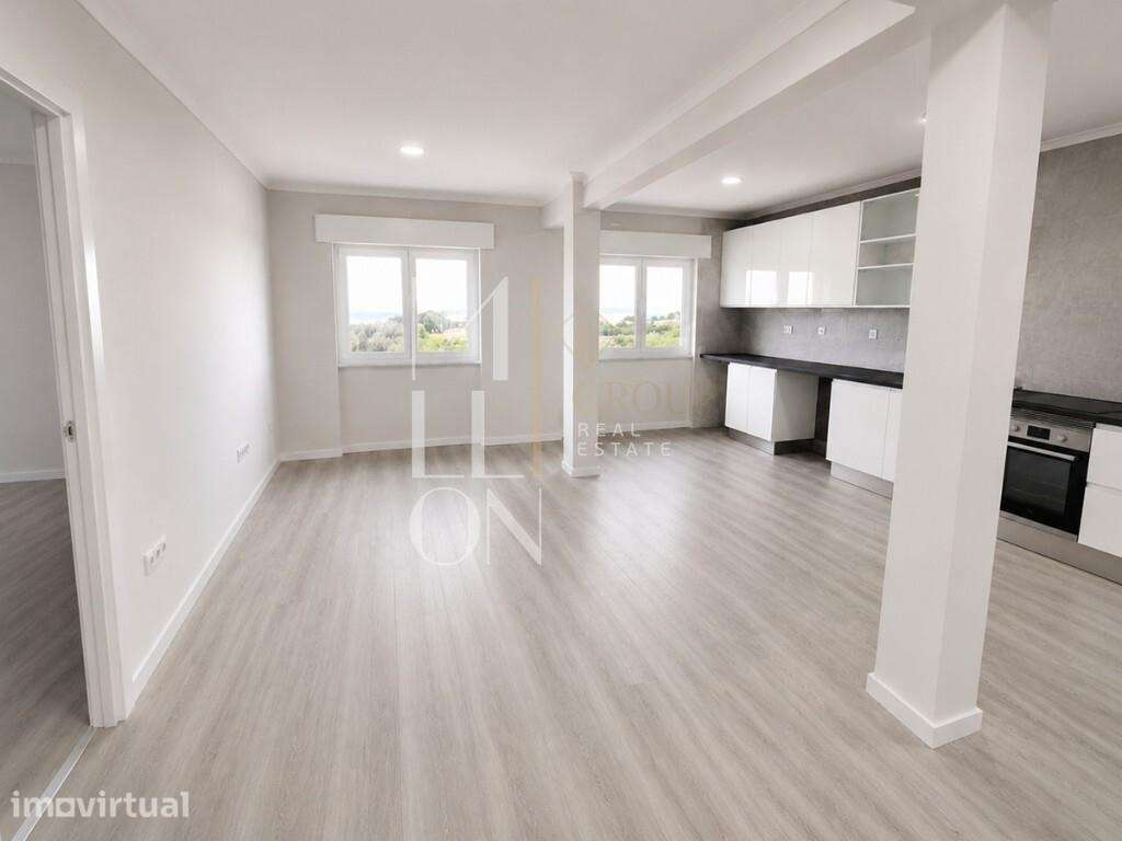 T2 remodelado com open space, 2 WC, marquise e arrecadação de 18 m2 em - Grande imagem: 4/23