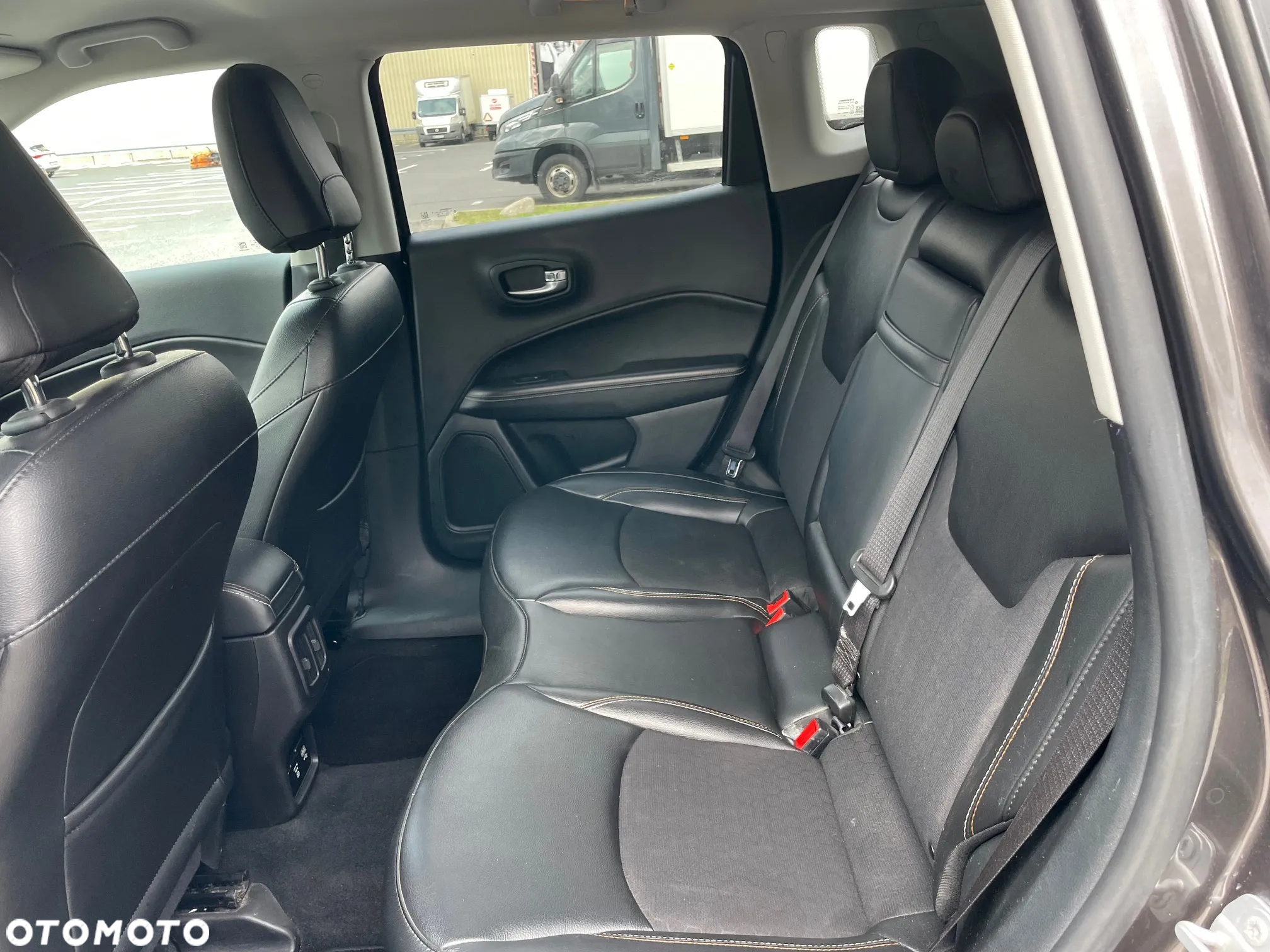 Jeep Compass - 12