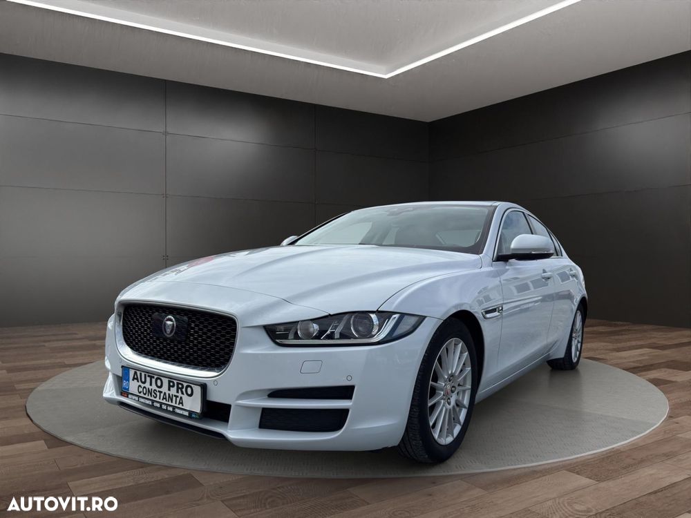 Jaguar XE - 1