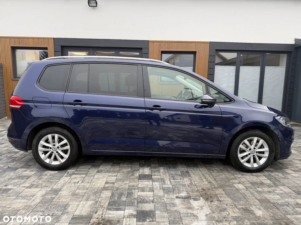 Volkswagen Touran - 8