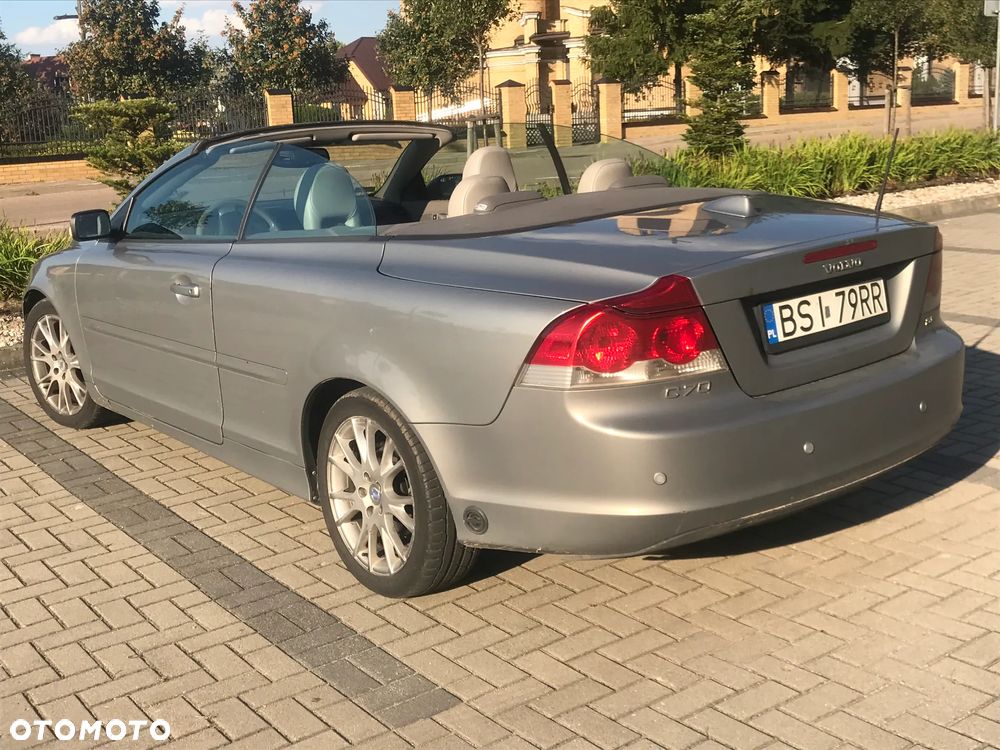 Volvo C70 2.4i Momentum - 4