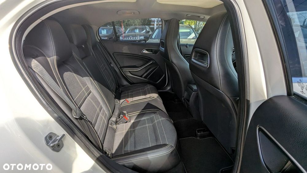 Mercedes-Benz GLA 200 d 4-Matic - 20