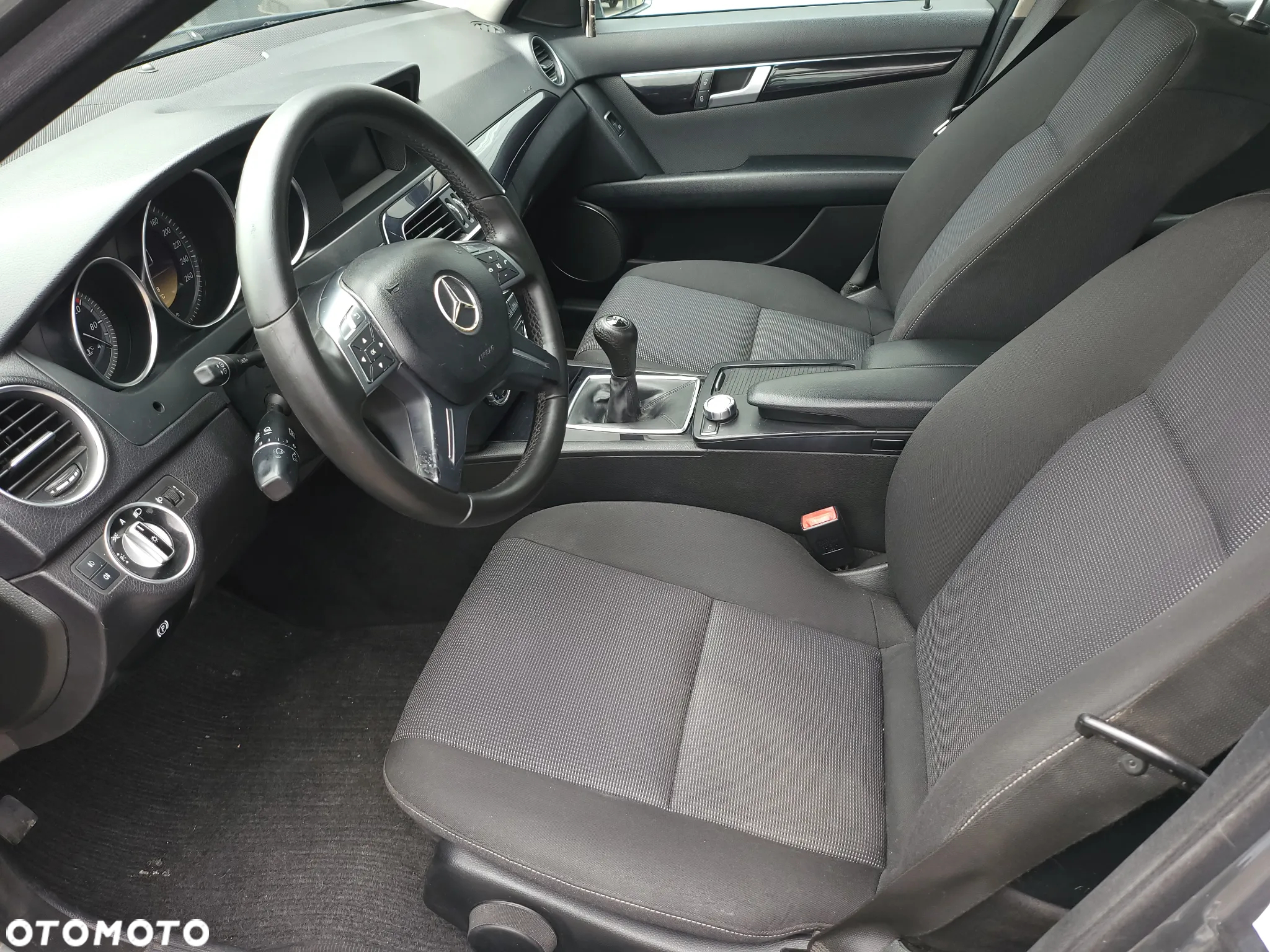 Mercedes-Benz Klasa C 220 CDI BlueEff Edition Elegance - 25