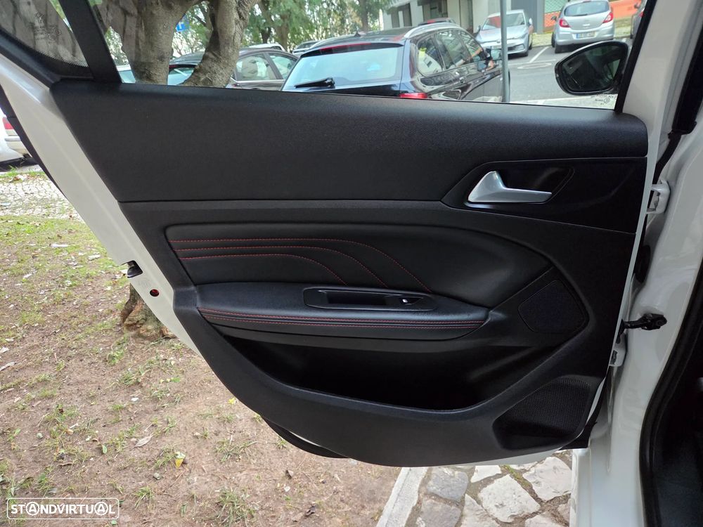 Peugeot 308 PureTech 130 EAT6 Stop & Start GT-Line Edition - 26