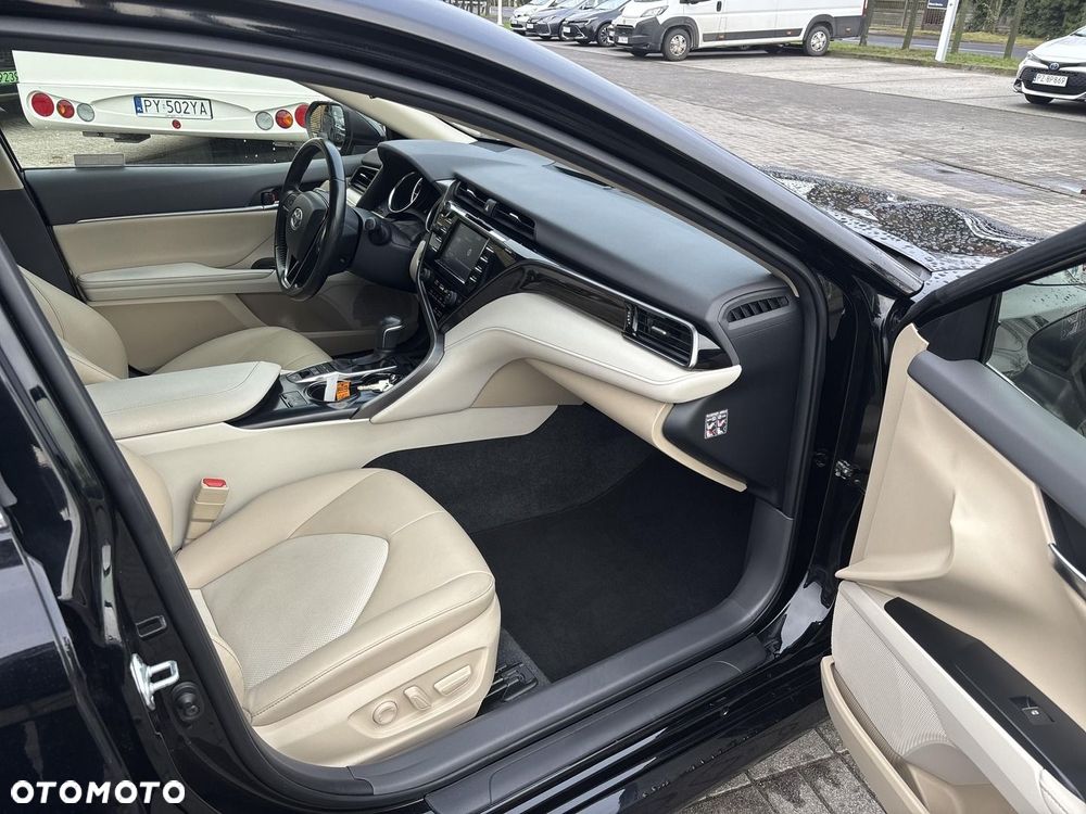 Toyota Camry 2.5 Hybrid Comfort CVT - 10