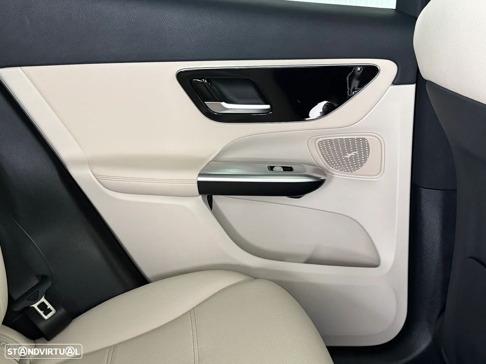 Mercedes-Benz GLC 300 e 4Matic 9G-TRONIC Avantgarde Advanced - 41