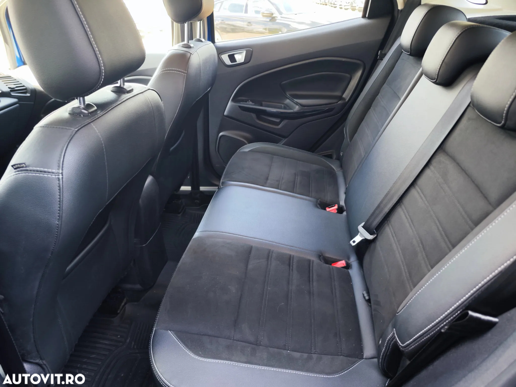 Ford EcoSport 1.0 EcoBoost ST-Line - 11