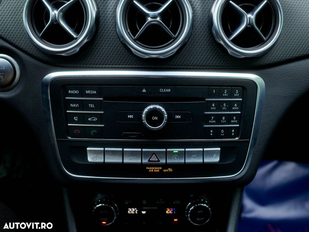 Mercedes-Benz GLA 180 d 7G-DCT Urban - 28