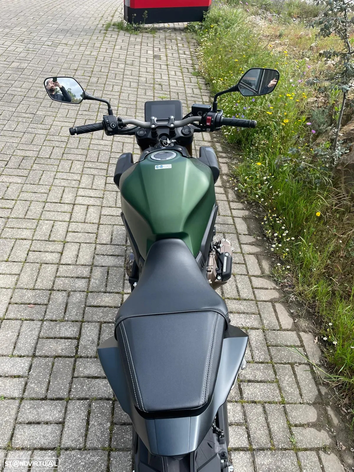 Honda CB 650 R e-cluntch  moto de serviço - 7