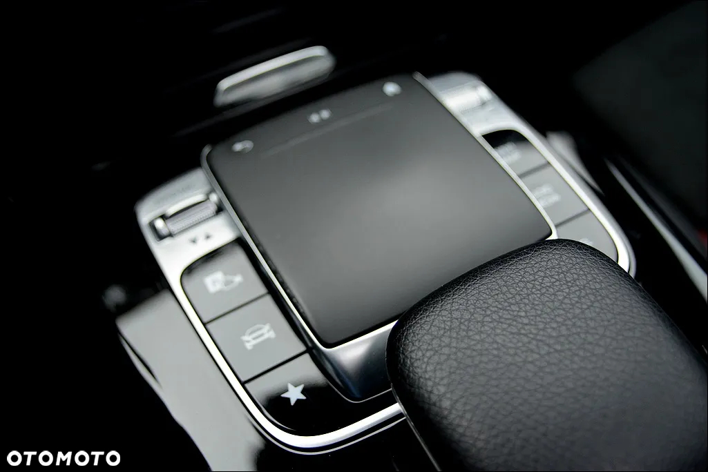 Mercedes-Benz CLA 180 Shooting Brake 7G-DCT AMG Line Advanced Plus - 36