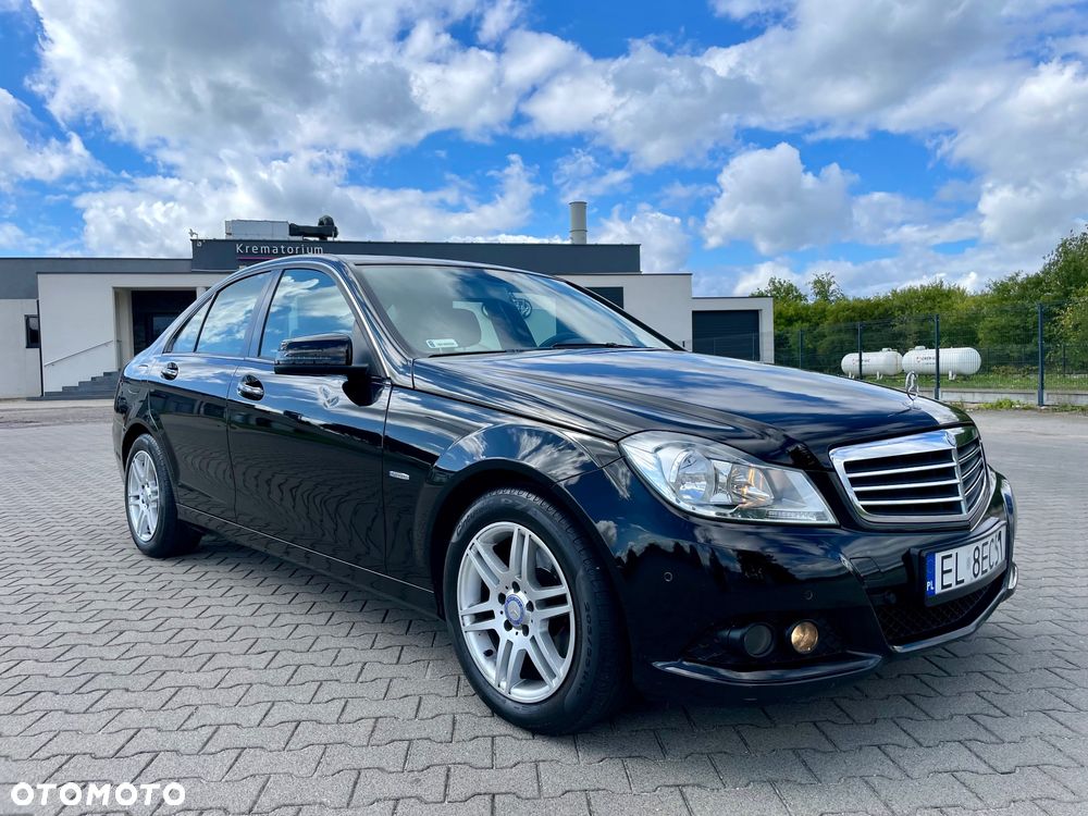 Mercedes-Benz Klasa C 180 CGI BlueEff Elegance - 9