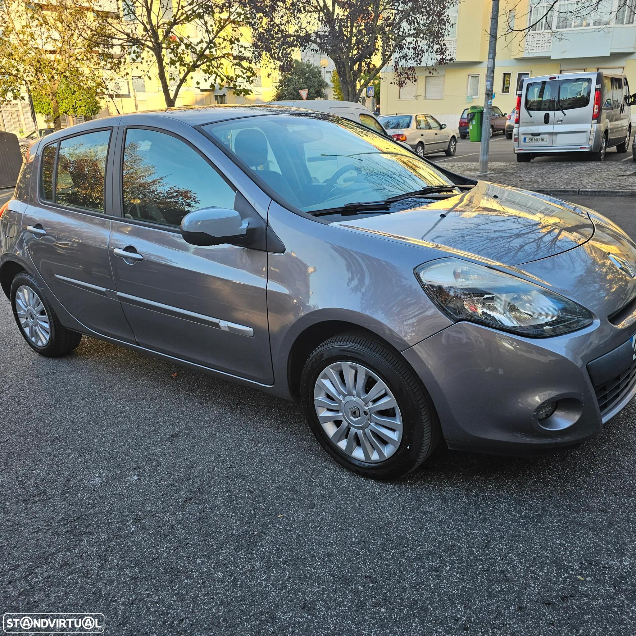 Renault Clio 1.5 dCi Dynamique S - 7