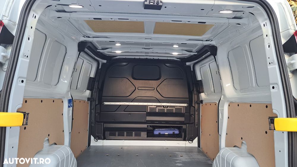 Ford CUSTOM VAN TREND L1H1 A/T FWD - 12