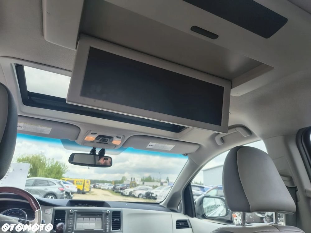 Toyota Sienna - 19