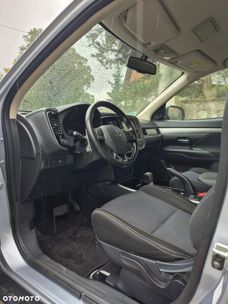 Mitsubishi Outlander 2.0 2WD CVT Edition+ - 11