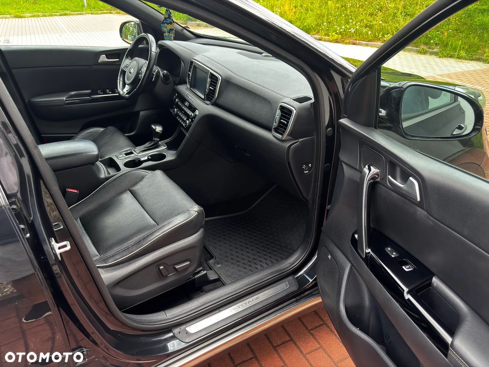 Kia Sportage 2.0 CRDI AWD Eco-Dynamics+ (48V M-H) GT LINE - 17