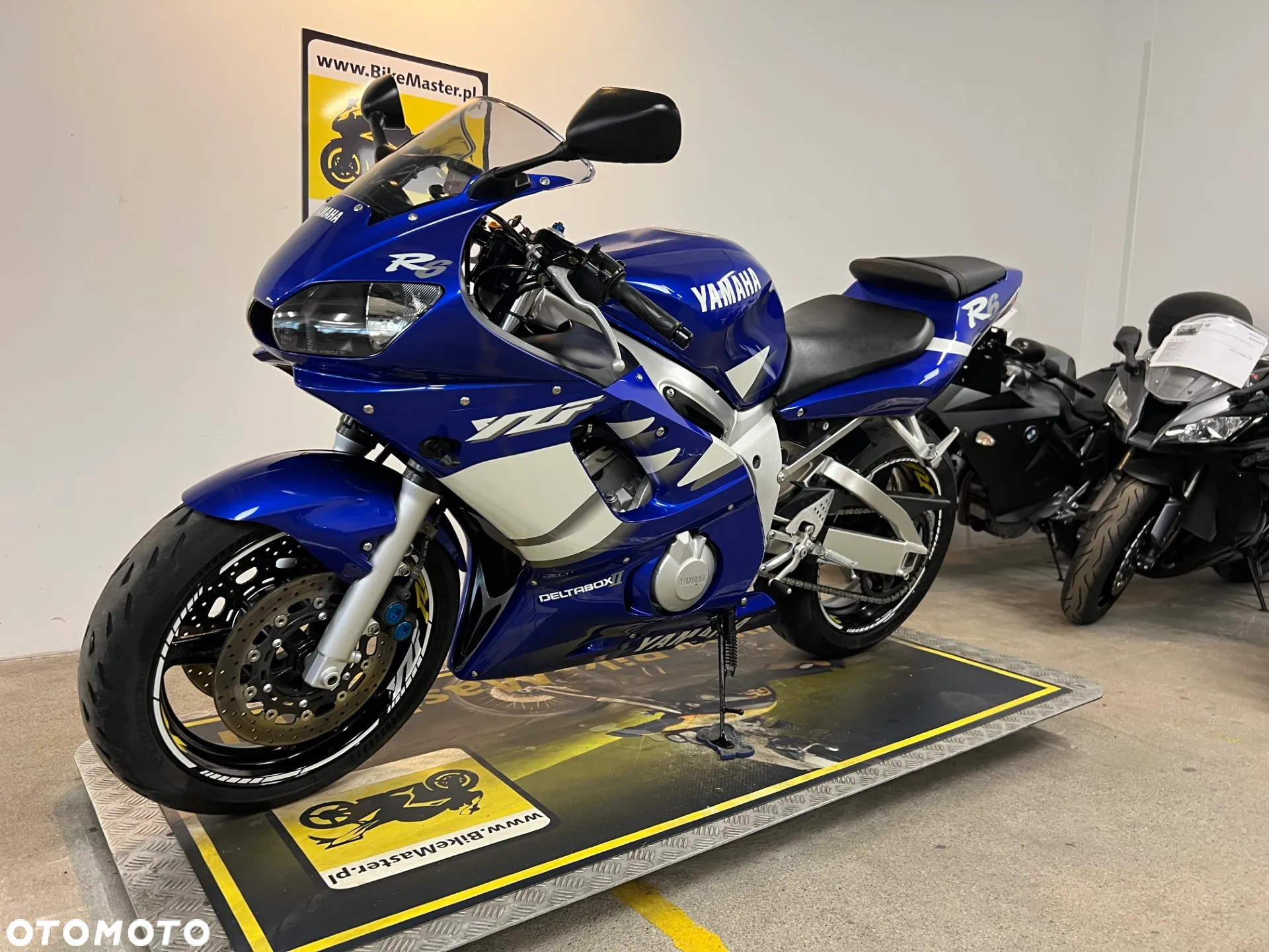 Yamaha R6 - 4