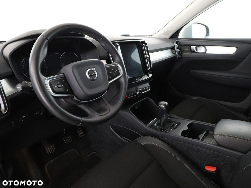 Volvo XC 40 T3 Momentum Pro - 15