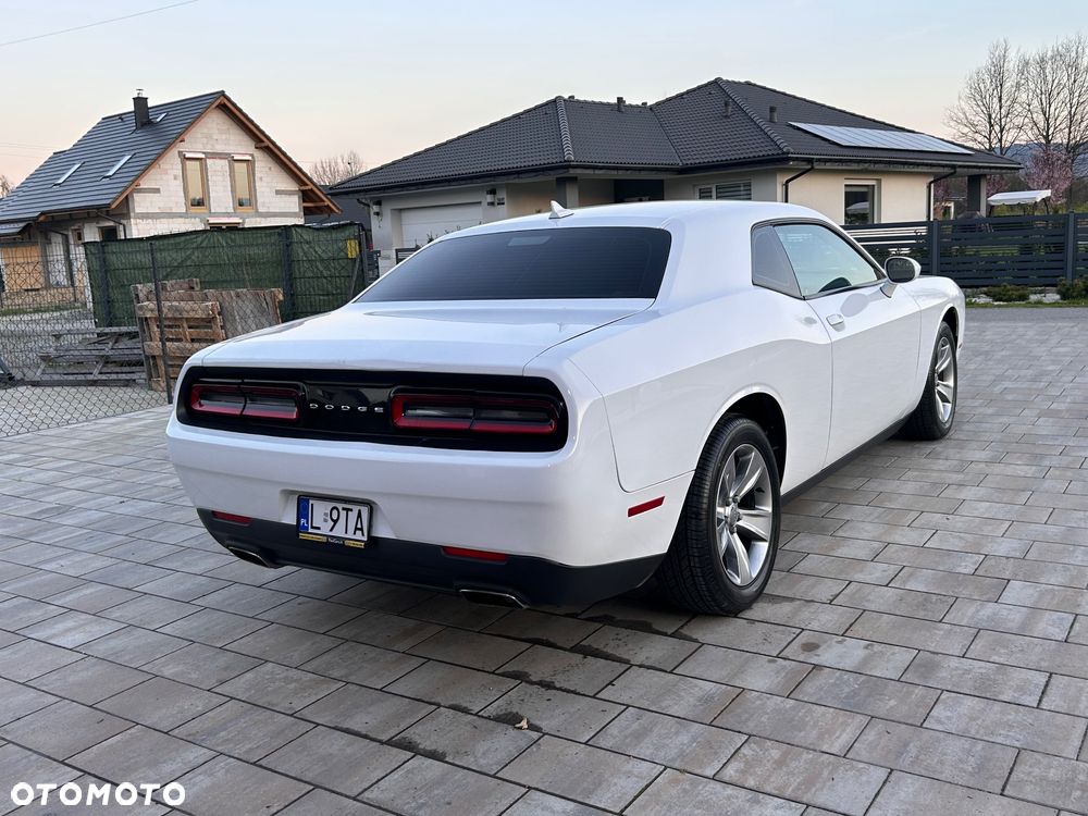Dodge Challenger Automatik SXT Plus - 3