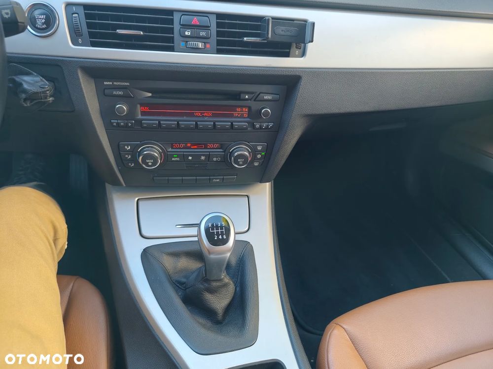 BMW Seria 3 320d Coupe - 21