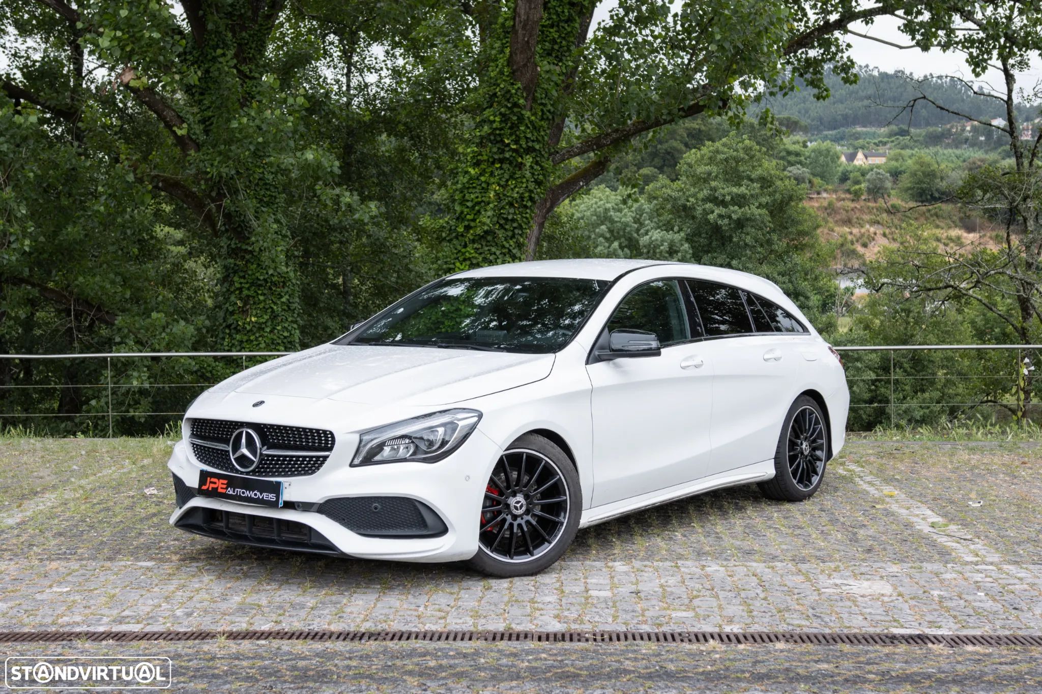 Mercedes-Benz CLA 180 7G-DCT AMG Line - 1