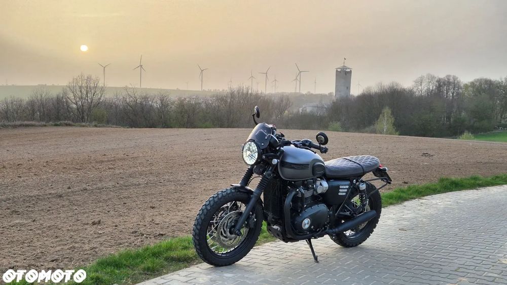 Triumph Bonneville - 10