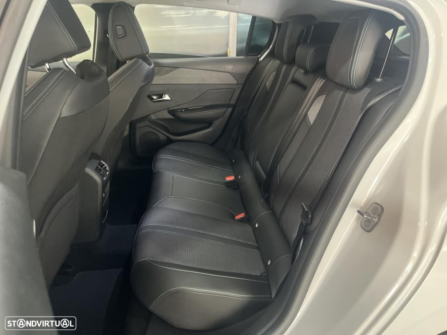Peugeot 308 1.2 PureTech Allure Pack - 21