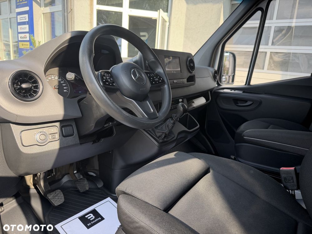 Mercedes-Benz Sprinter - 7