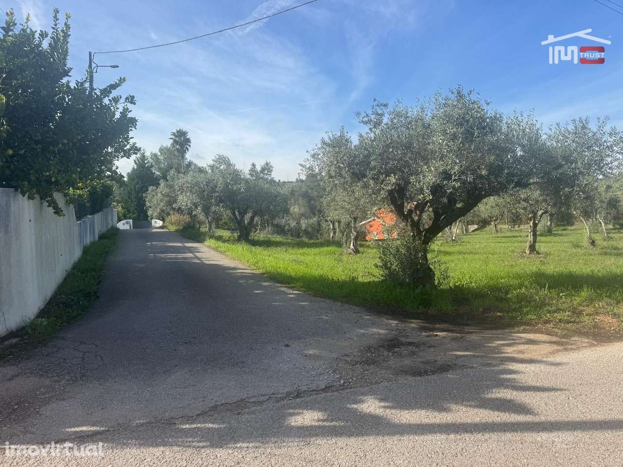 Excecional terreno para construção de uma ou mais moradias - Grande imagem: 5/8