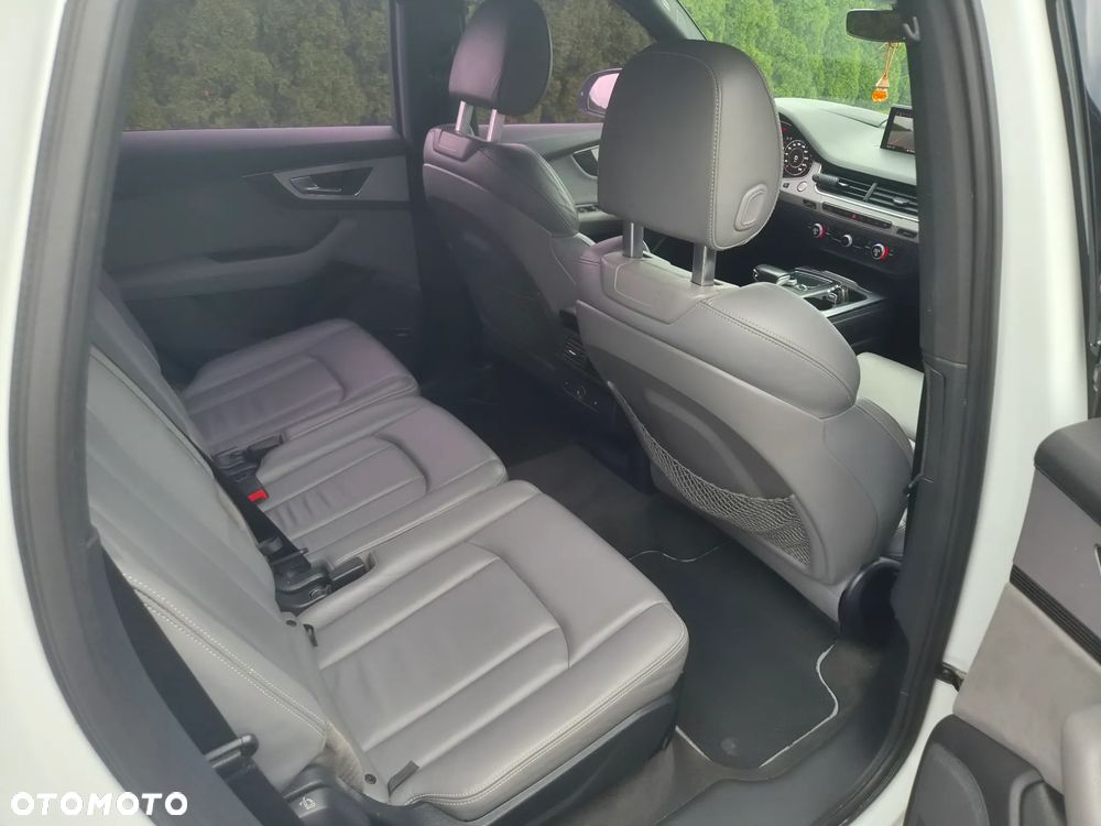 Audi Q7 - 9