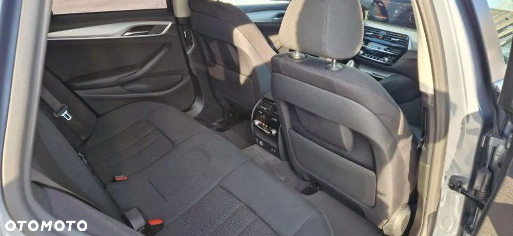 BMW Seria 5 520d xDrive - 21