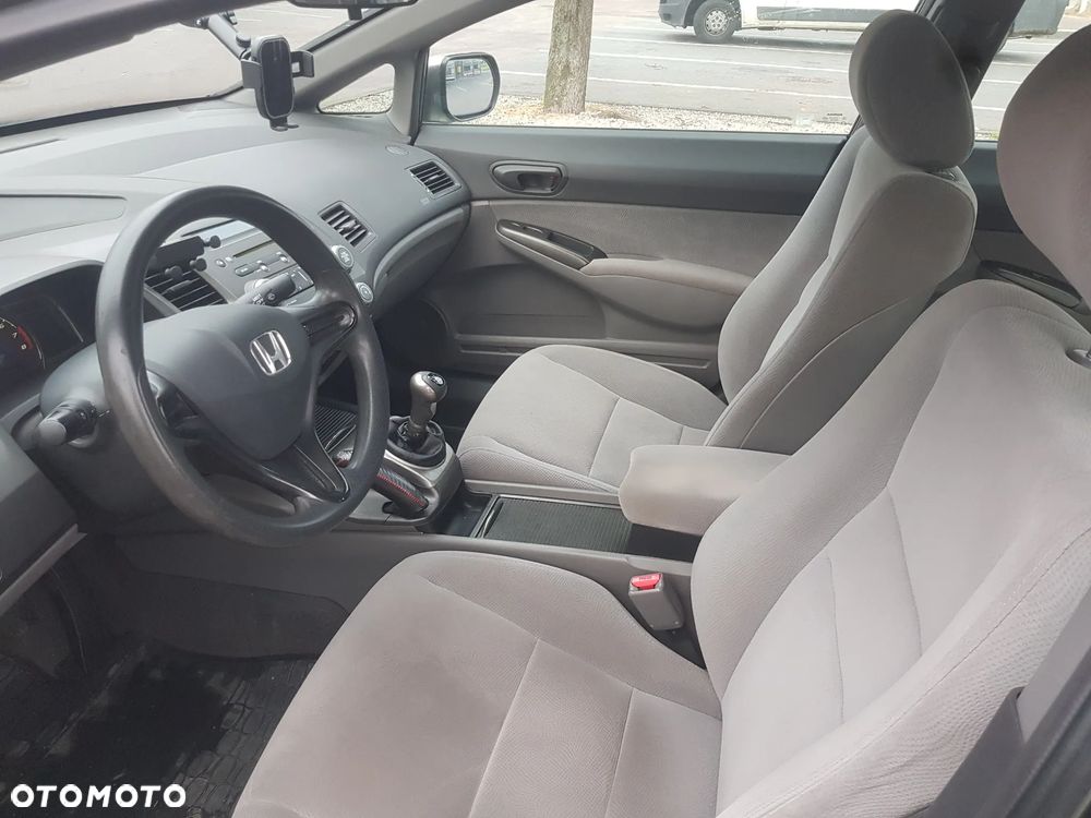 Honda Civic 1.8 Comfort - 11