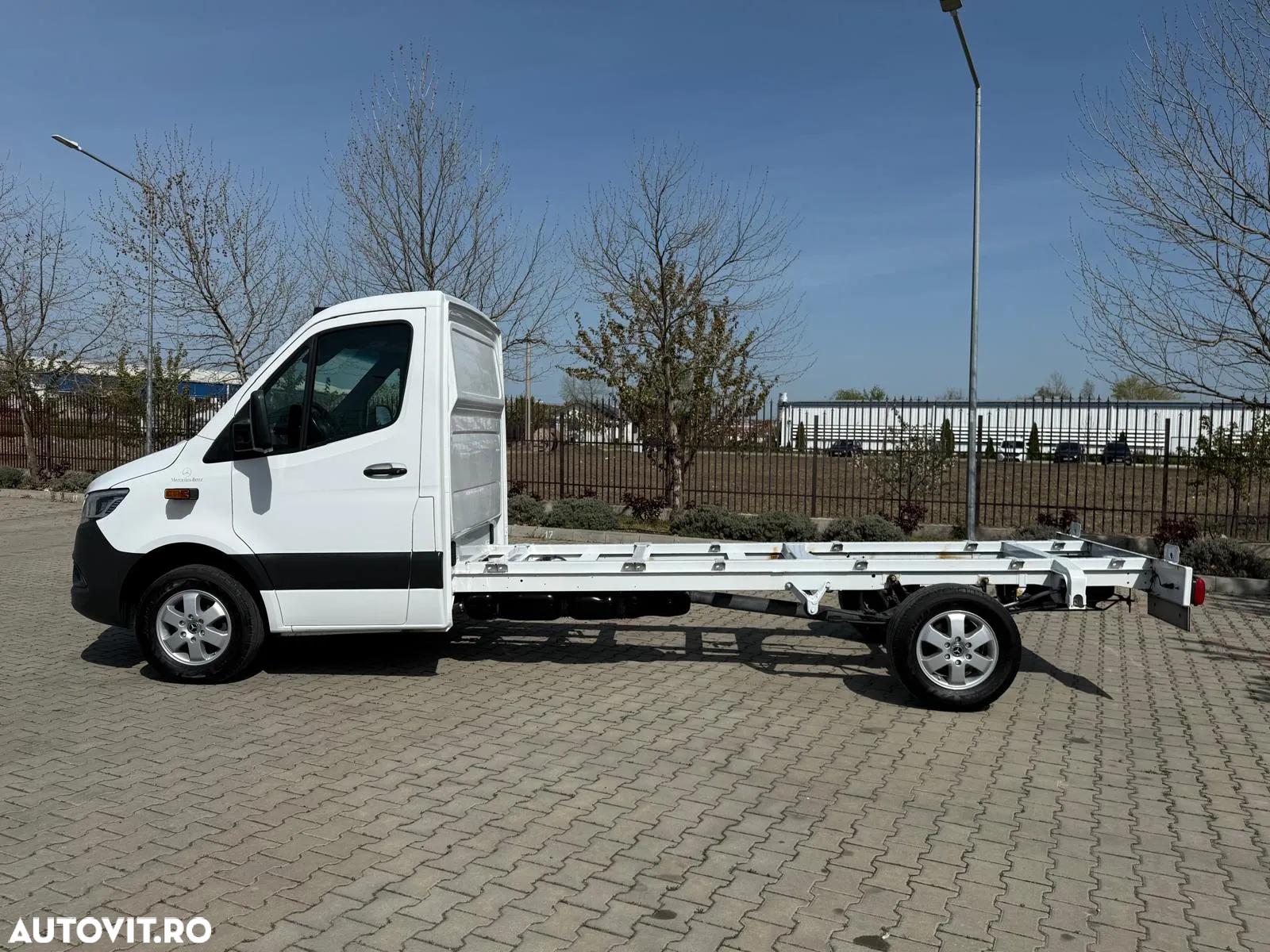 Mercedes-Benz Sprinter - 25