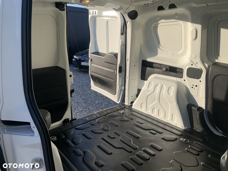 Fiat DOBLO VAN 3 osobowy VAT-1 Homologacja cięż. MOCNY SILNIK 1.6 MultiJet, 105KM Emisja spalin Euro6, Skrzynia biegów 6-cio stopniowa! ORYGINALNA ZABUDOWA PAKI, BOCZNE DRZWI PRZESUWNE, RADIO Z EKRANEM DOTYKOWYM , MULTIFUNKCYJNA KIEROWNICA - 34