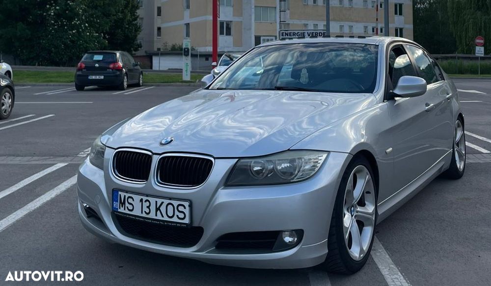 BMW Seria 3 320i - 4