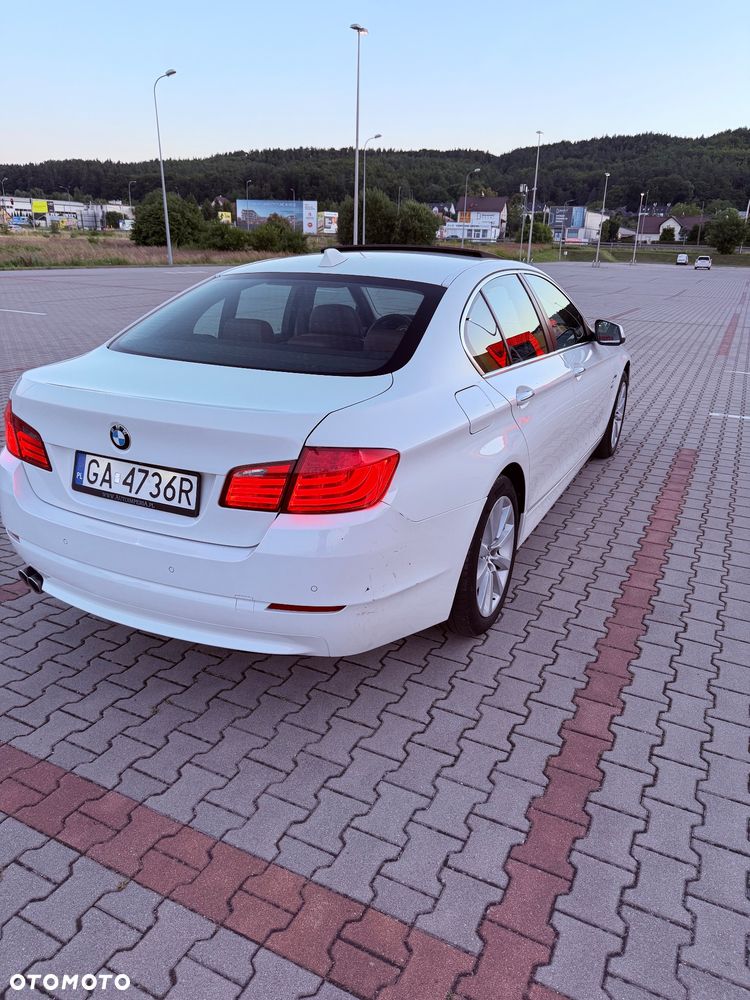 BMW Seria 5 530d xDrive Luxury Line - 4