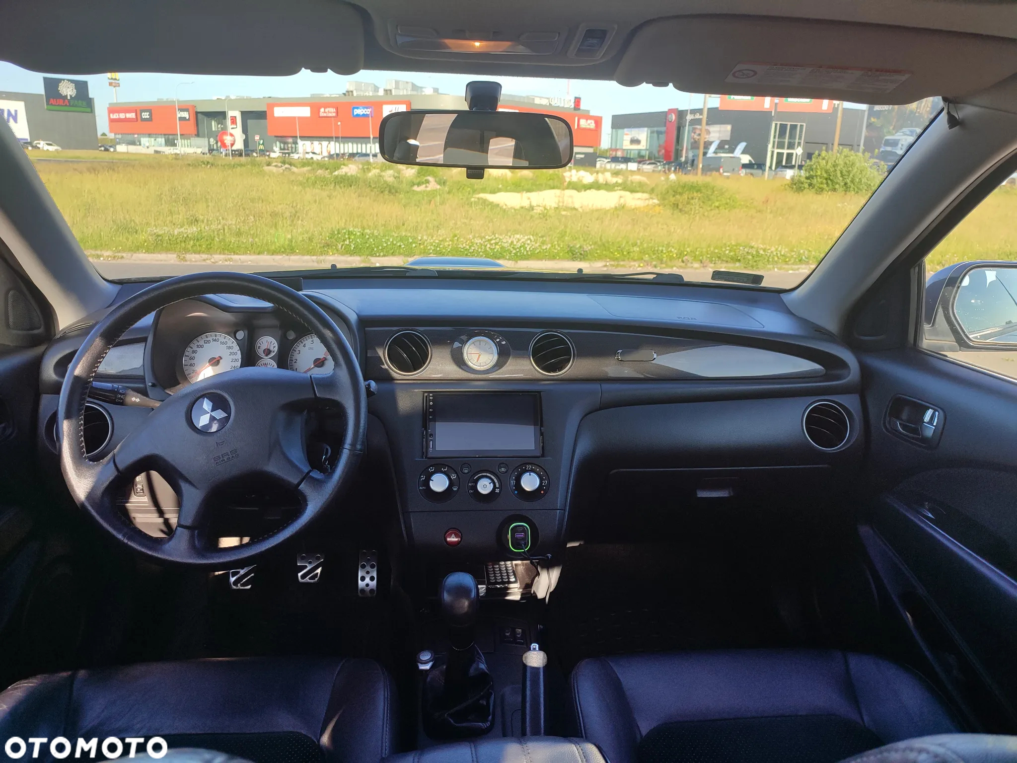 Mitsubishi Outlander 2.0 Turbo - 12