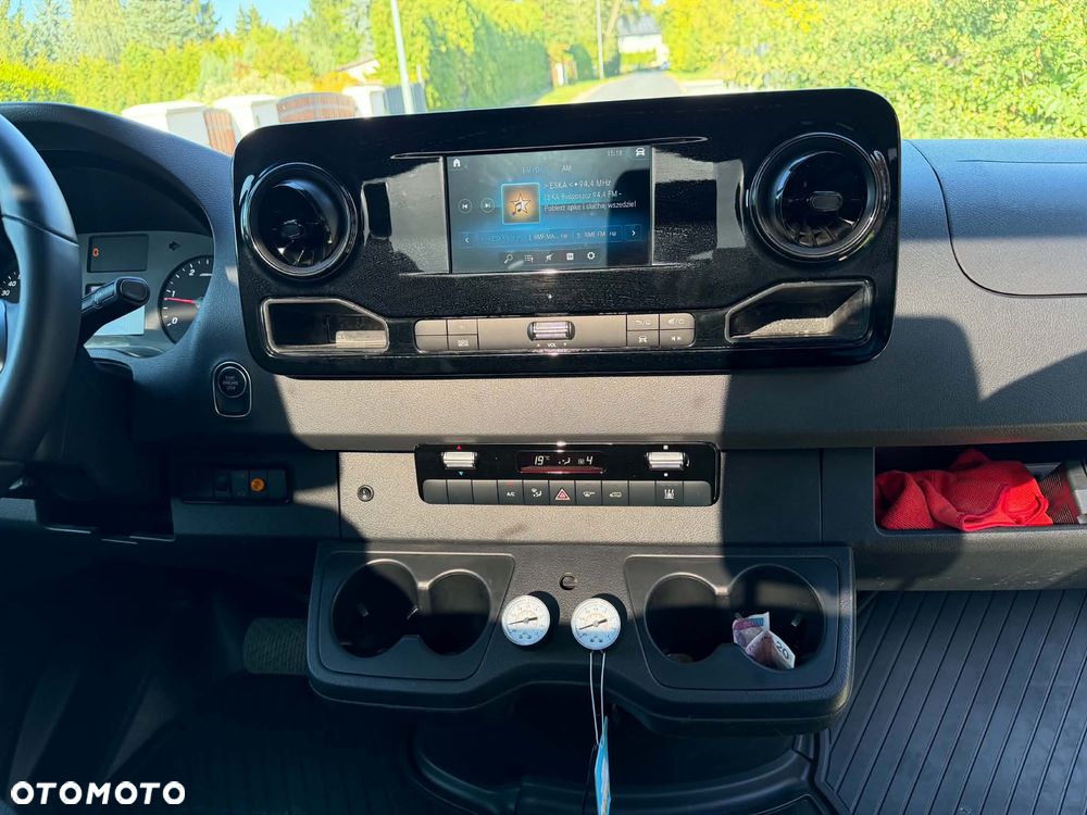 Mercedes-Benz Sprinter - 11